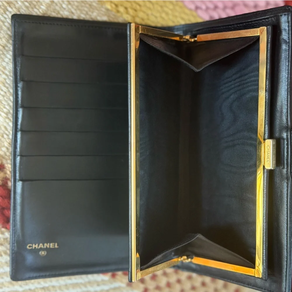 CHANEL Classic Black Leather Wallet - Picture 8 of 10